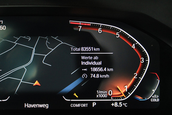 BMW 3 Serie 318i Business Edition | Pano | Navi | Camera |