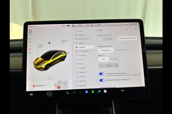 Tesla Model 3 Standard RWD Plus 60 kWh [ 3-Fase ] (INCL.BTW) Aut. *PANO | AUTO-PILOT | NAPPA-LEATHER | KEYLESS | FULL-LED | MEMORY-PACK | SURROUND-VIEW | DAB | APP-CONNECT | DIGI-COCKPIT | LANE-ASSIST | TOWBAR | COMFORT-SEATS | 18"ALU*