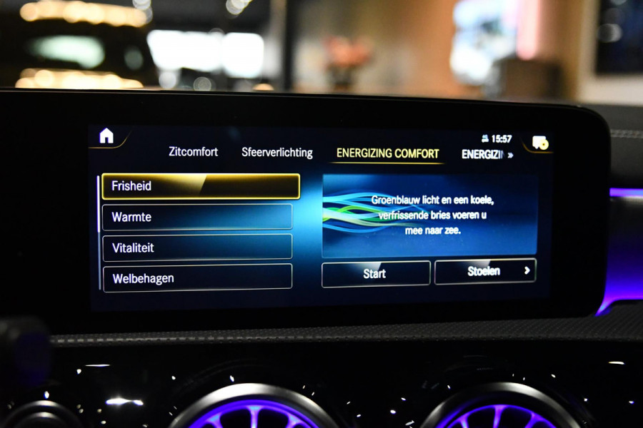 Mercedes-Benz A-Klasse 250 e AMG Edition. Memory, Pano, Distro+, HUD, Burm, Camera, Keyless, Sfeer, CarPlay, Multibeam!