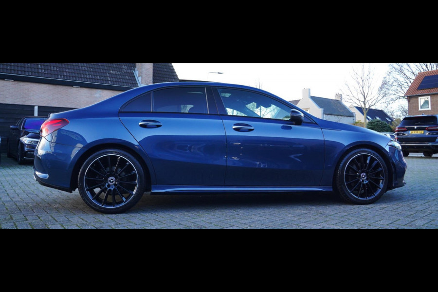 Mercedes-Benz A-Klasse 180 d Launch Edition Premium Plus | Stoelverwarming | 360 Camera | Pano