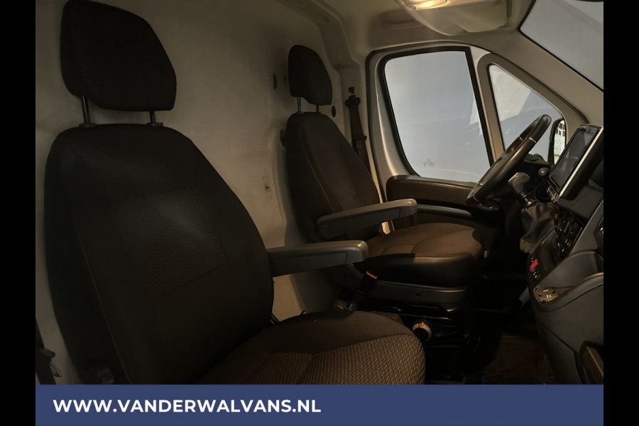 Peugeot Boxer 2.2 BlueHDi 140pk **BPM VRIJ voor de Ondernemer** L2H2 Euro6 Airco | Camera | 2500kg Trekhaak | Cruisecontrol parkeersensoren, LED, chauffeursstoel