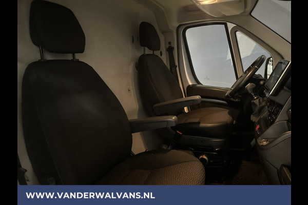 Peugeot Boxer 2.2 BlueHDi 140pk **BPM VRIJ voor de Ondernemer** L2H2 Euro6 Airco | Camera | 2500kg Trekhaak | Cruisecontrol parkeersensoren, LED, chauffeursstoel