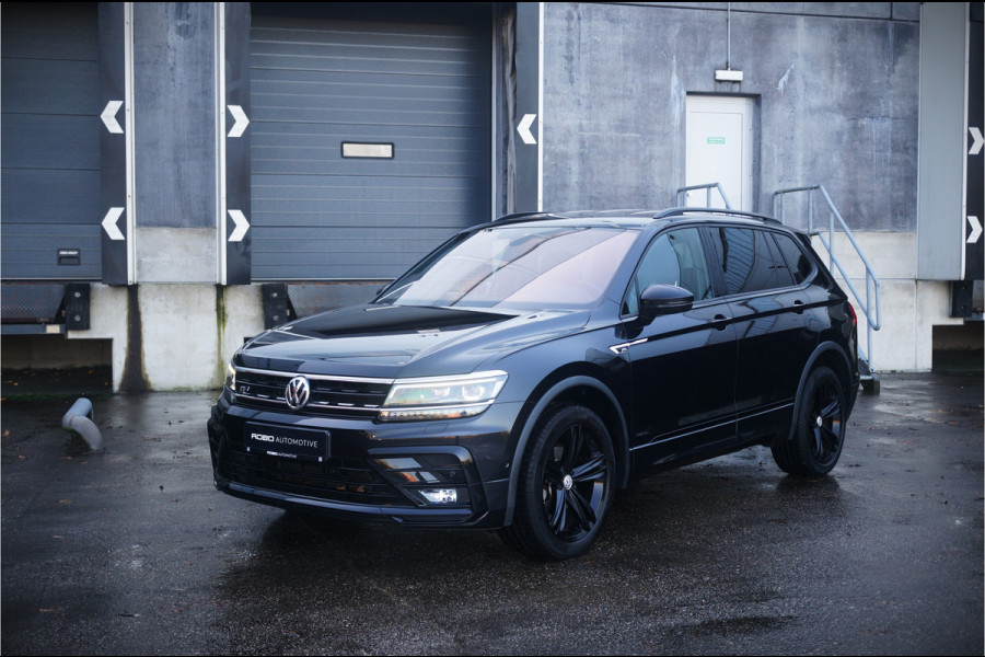 Volkswagen Tiguan Allspace 1.5 TSI Highline Business R | Black Style | R-Line | Virtual | Trekhaak | Camera | Stuur/Stoelverwarming | NAP | BTW | Keyless | Elek. Achterklep | Adaptive Cruise Control | Led | Automaat |