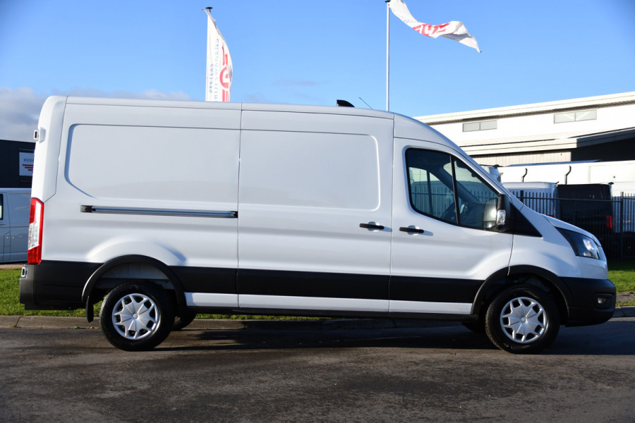 Ford Transit 350 2.0 TDCI L3H2 RWD 3500KG Trekhaak, Camera, Cruise, Sensoren, Automaat, 170PK, Stoelverwarming, UNIEK!