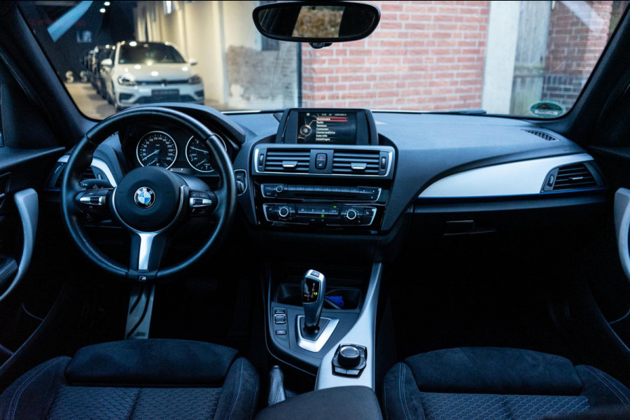 BMW 1-serie 118i High Executive M-Sport Pano / Cruise / Stuurverwarming