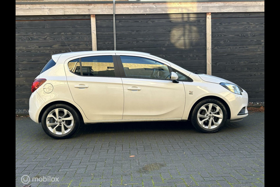 Opel Corsa 1.2i 69 PK 120 jaar edition 39.618 KM / Airco / LM velgen / 1e eigenaar