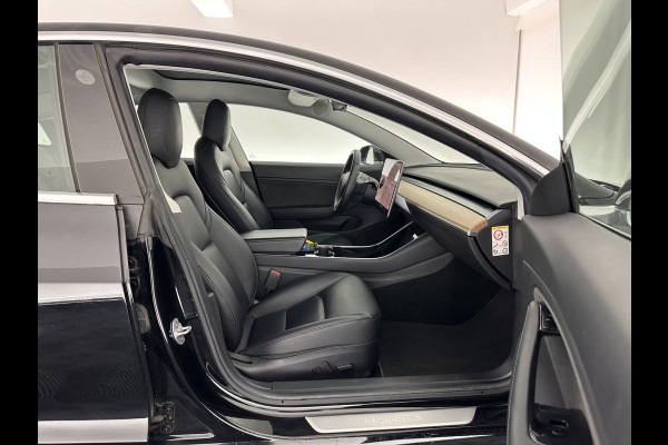 Tesla Model 3 Standard RWD Plus 60 kWh [ 3-Fase ] (INCL.BTW) Aut. *PANO | AUTO-PILOT | NAPPA-LEATHER | KEYLESS | FULL-LED | MEMORY-PACK | SURROUND-VIEW | DAB | APP-CONNECT | DIGI-COCKPIT | LANE-ASSIST | TOWBAR | COMFORT-SEATS | 19"ALU*