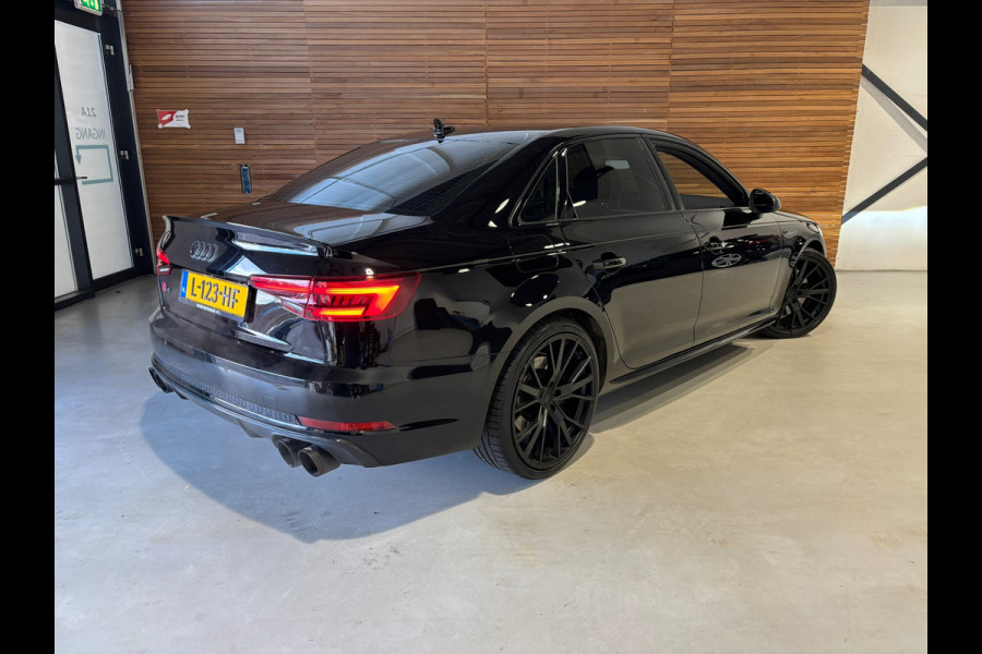 Audi A4 Limousine 3.0 TFSI S4 quattro ProLine Plus | Black Pack | Matrix-LED Dynamisch | IPe Sportuitlaat | S Onderstel | 20inch