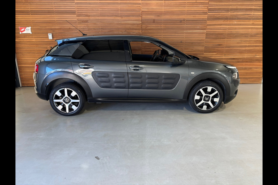 Citroën C4 Cactus 1.2 PureTech Shine | Panorama | Parkeerassistent Pakket | PDC | Camera | Winter Pakket | 17 Inch