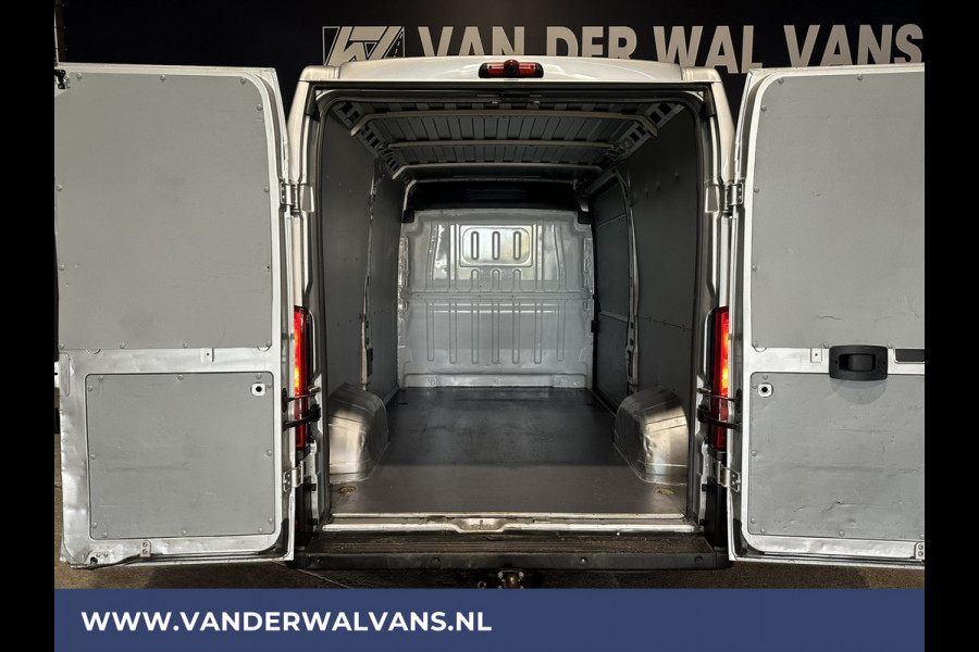 Peugeot Boxer 2.2 BlueHDi 140pk **BPM VRIJ voor de Ondernemer** L2H2 Euro6 Airco | Camera | 2500kg Trekhaak | Cruisecontrol parkeersensoren, LED, chauffeursstoel