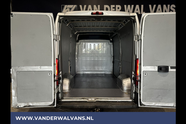 Peugeot Boxer 2.2 BlueHDi 140pk **BPM VRIJ voor de Ondernemer** L2H2 Euro6 Airco | Camera | 2500kg Trekhaak | Cruisecontrol parkeersensoren, LED, chauffeursstoel