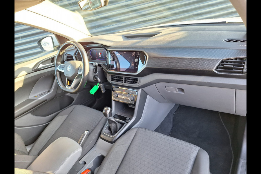 Volkswagen T-Cross 1.0 TSI Life | Trekhaak | Navi | Carplay | Adaptive Cruise | Digitaal Dashboard | Parkeersensoren |  Laneassist |