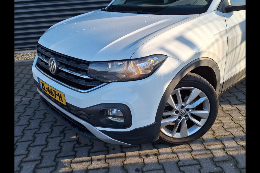 Volkswagen T-Cross 1.0 TSI Life | Trekhaak | Navi | Carplay | Adaptive Cruise | Digitaal Dashboard | Parkeersensoren |  Laneassist |