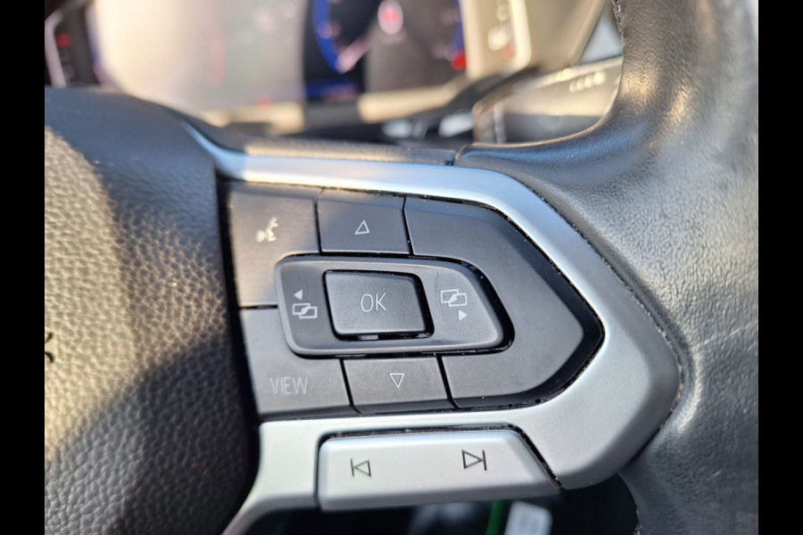 Volkswagen T-Cross 1.0 TSI Life | Trekhaak | Navi | Carplay | Adaptive Cruise | Digitaal Dashboard | Parkeersensoren |  Laneassist |