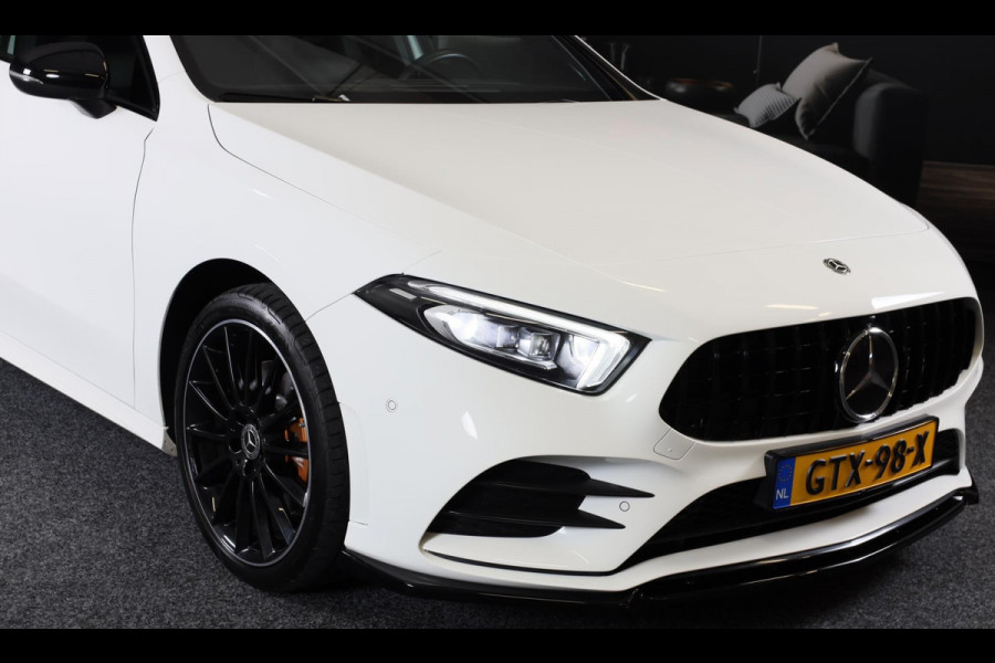 Mercedes-Benz A-Klasse 250 e AMG Line / ACC / Lane Assist / Camera / Sfeerverlichting / Dode Hoek / Open Pano / 19 Inch