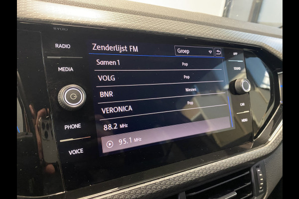 Volkswagen T-Cross 1.0 TSI Life R-line Uitv 116pk 17LMV Apple Carplay Cruise Control PDC 2 Jaar garantie mogelijk* ( vraag naar de voorwaarde)