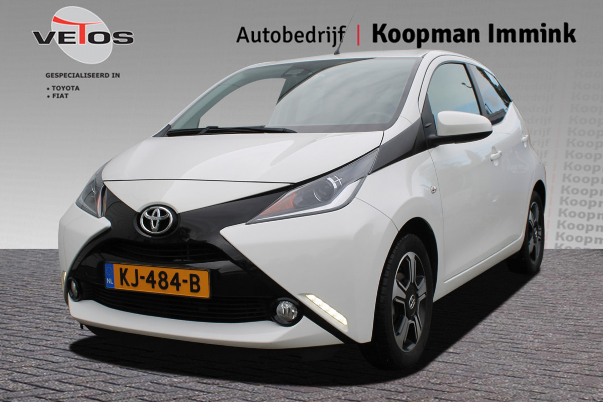 Toyota Aygo 1.0 VVT-i X-PLAY STANDVERW. ALARM DASHCAM + NAV