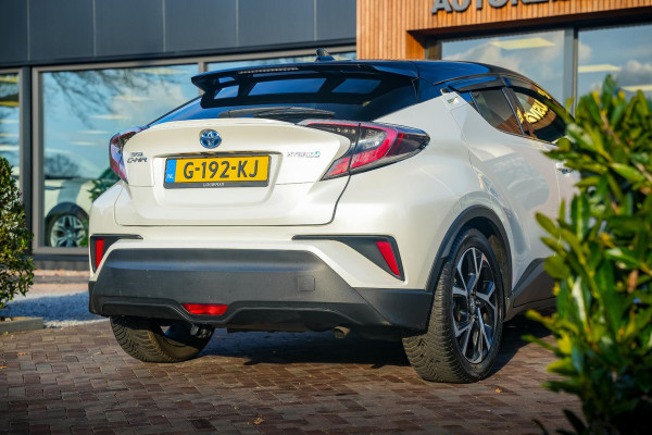 Toyota C-HR 1.8 Hybrid Bi-Tone Sterrenhemel Cruise Stoelverw. DAB+ Keyless Trekhaak 18''LM