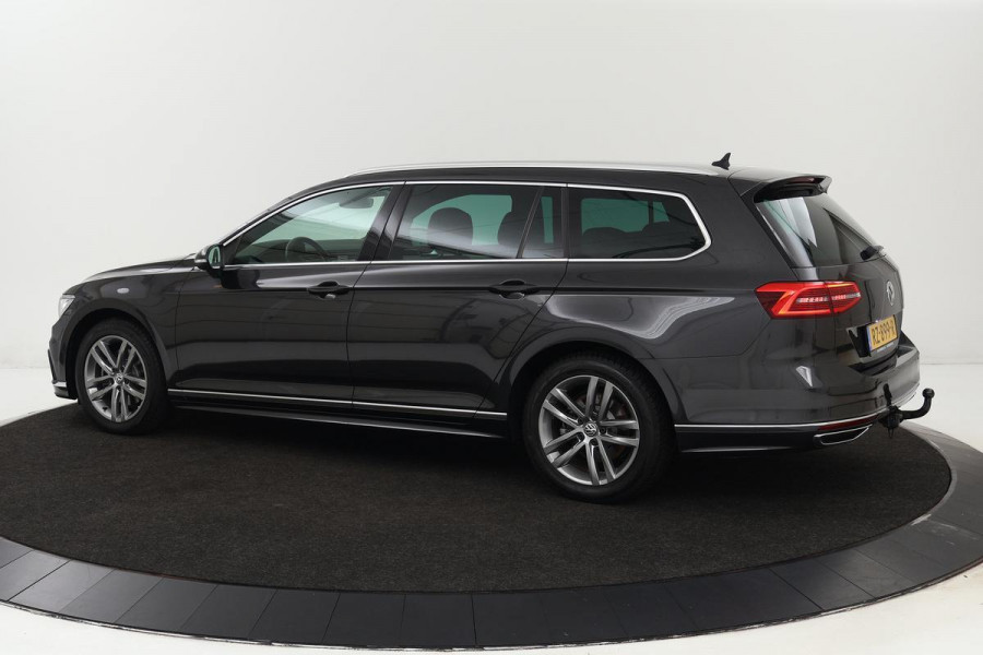 Volkswagen Passat 1.4 TSI R-line | Trekhaak | Stoelverwarming | Carplay | Trekhaak | Full LED | Adaptive cruise | Active Info | Navigatie | PDC | Leder/Alcantara