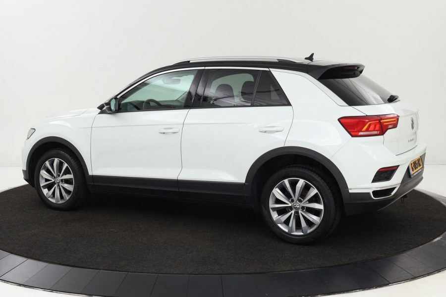 Volkswagen T-Roc 1.0 TSI Style | Stoelverwarming | Trekhaak | Camera | Carplay | Full LED | Adaptive cruise | DAB | Navigatie | Climate control