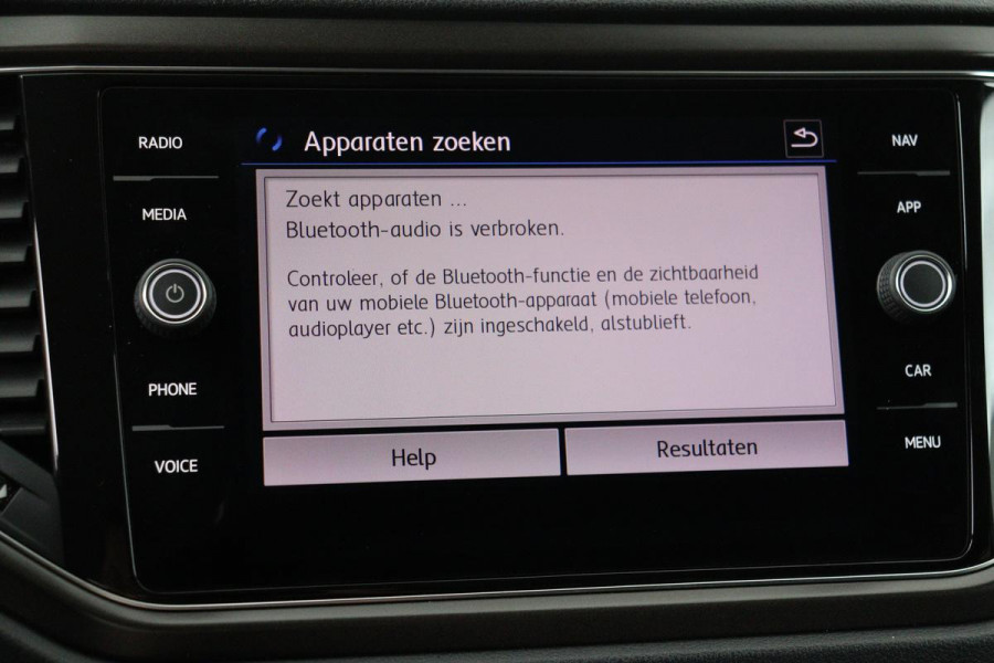 Volkswagen T-Roc 1.0 TSI Style | Stoelverwarming | Trekhaak | Camera | Carplay | Full LED | Adaptive cruise | DAB | Navigatie | Climate control