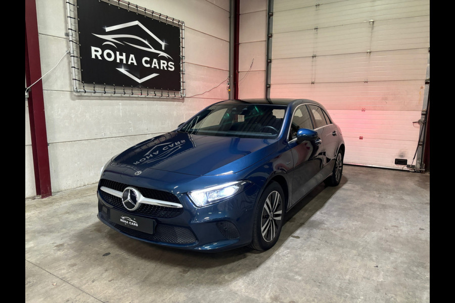 Mercedes-Benz A-Klasse 250 e Business Solution AMG Limited sfeer pano