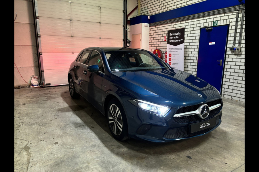 Mercedes-Benz A-Klasse 250 e Business Solution AMG Limited sfeer pano