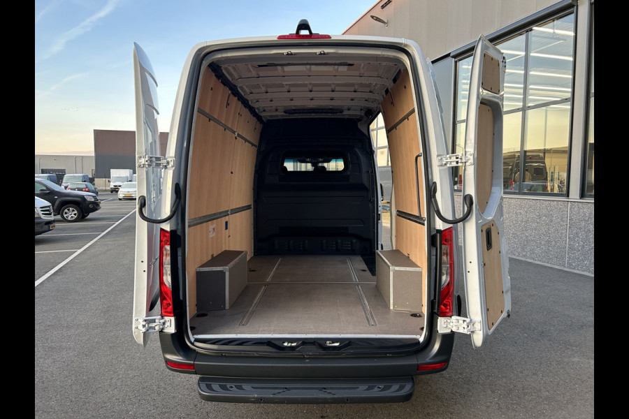 Mercedes-Benz Sprinter 317 CDI L2 H2 MBUX / Camera / Parkeersensoren / Carplay navigatie / Cruise control / Airco / 270 Graden achterdeuren