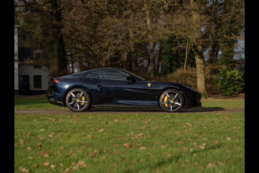 Ferrari Portofino M 3.9 V8 | Blu America! | Pass. display | Veel alcantara! | Carbon interieur