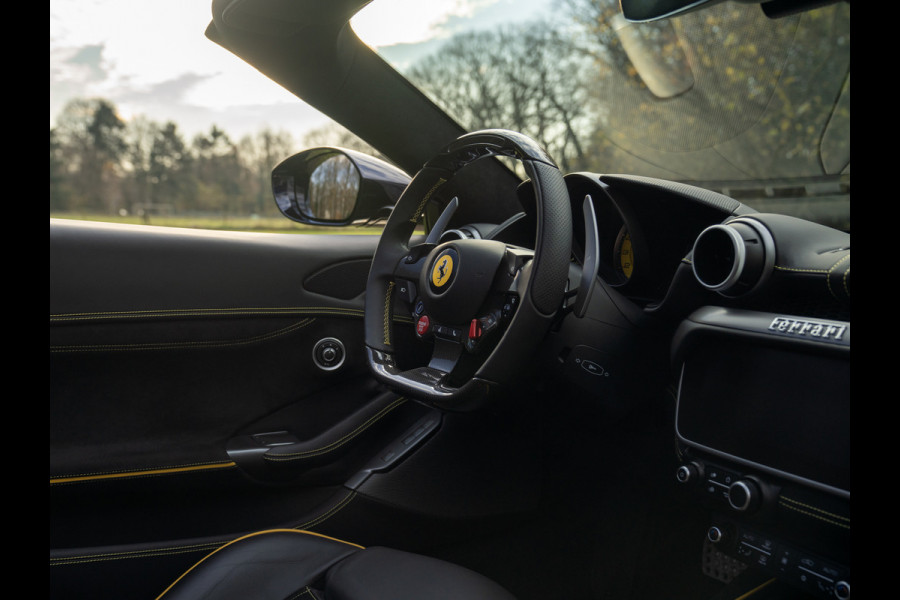 Ferrari Portofino M 3.9 V8 | Blu America! | Pass. display | Veel alcantara! | Carbon interieur