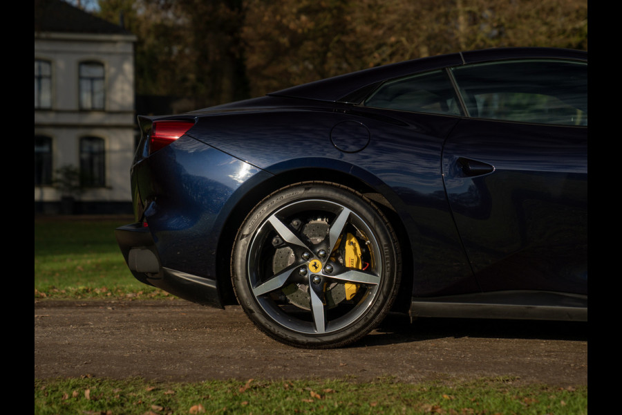 Ferrari Portofino M 3.9 V8 | Blu America! | Pass. display | Veel alcantara! | Carbon interieur