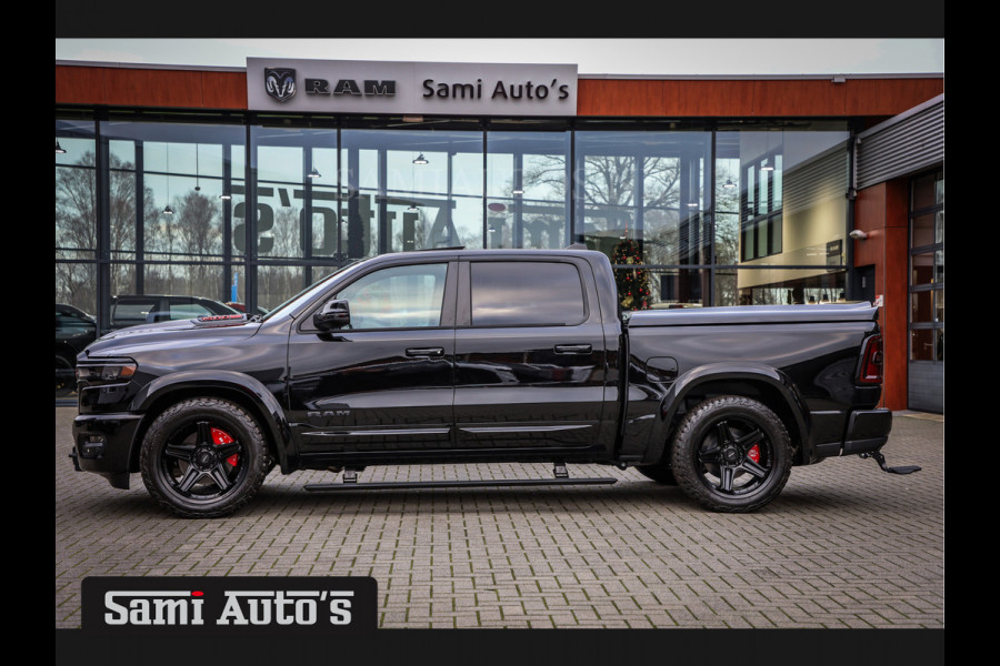 Dodge Ram NIGHT PREMIUM 2025 | BOM VOL + 14.4 INCH SCHERM | LUCHTVERING | HUD | 420PK 636 Nm | PRIJS MET LPG EN COVER EN GARANTIE | DUBBELE CABINE | PICK UP | 5 PERSOONS | DC | GRIJSKENTEKEN | VOORRAAD NR 2200 - 0886