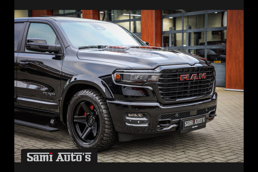 Dodge Ram NIGHT PREMIUM 2025 | BOM VOL + 14.4 INCH SCHERM | LUCHTVERING | HUD | 420PK 636 Nm | PRIJS MET LPG EN COVER EN GARANTIE | DUBBELE CABINE | PICK UP | 5 PERSOONS | DC | GRIJSKENTEKEN | VOORRAAD NR 2200 - 0886