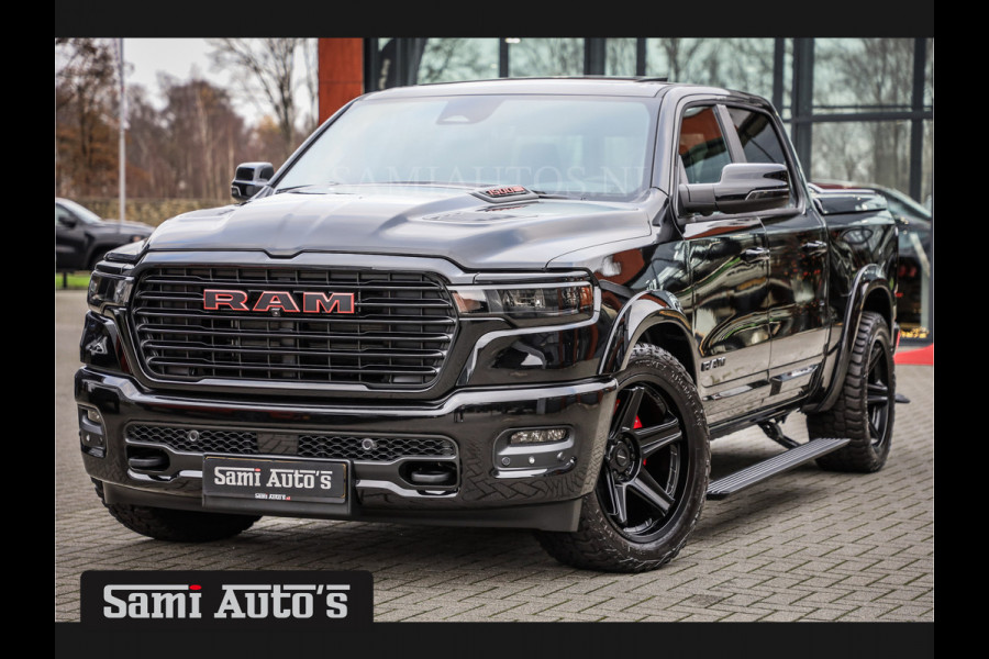 Dodge Ram NIGHT PREMIUM 2025 | BOM VOL + 14.4 INCH SCHERM | LUCHTVERING | HUD | 420PK 636 Nm | PRIJS MET LPG EN COVER EN GARANTIE | DUBBELE CABINE | PICK UP | 5 PERSOONS | DC | GRIJSKENTEKEN | VOORRAAD NR 2200 - 0886