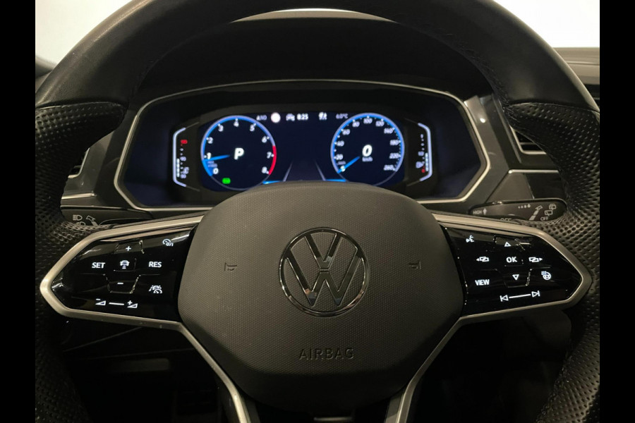 Volkswagen Tiguan 2.0 TSI 4Motion / R-Line / Pano / CarPlay