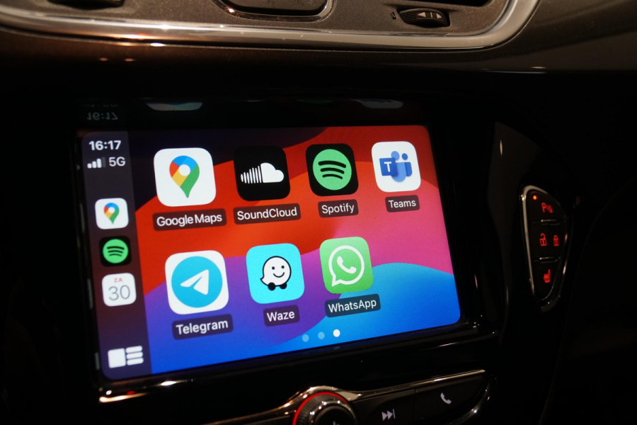 Opel Corsa 1.0 Turbo Innovation + CAMERA / APPLE CARPLAY / STOELVERWARMING