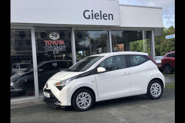 Toyota Aygo 1.0 VVT-i 72pk 5D X-Play | Eerste eigenaar, Apple CarPlay/Android Auto, Parkeercamera, In hoogte verstelbare stoel