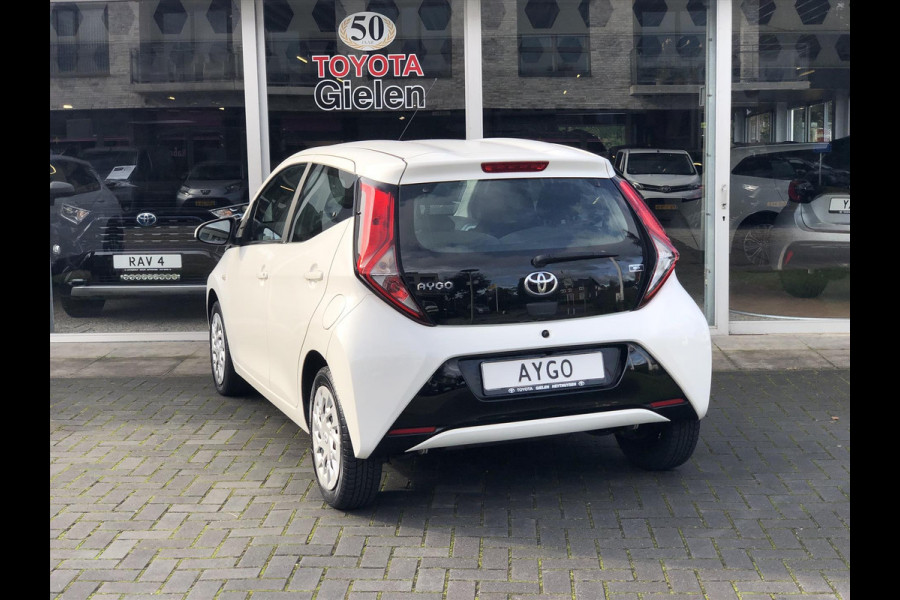 Toyota Aygo 1.0 VVT-i 72pk 5D X-Play | Eerste eigenaar, Apple CarPlay/Android Auto, Parkeercamera, In hoogte verstelbare stoel