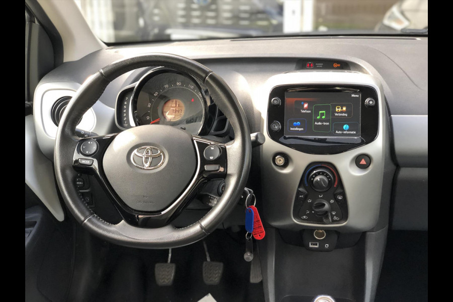 Toyota Aygo 1.0 VVT-i 72pk 5D X-Play | Eerste eigenaar, Apple CarPlay/Android Auto, Parkeercamera, In hoogte verstelbare stoel