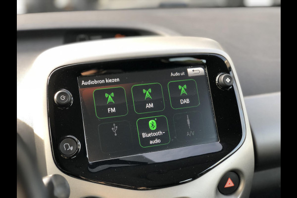 Toyota Aygo 1.0 VVT-i 72pk 5D X-Play | Eerste eigenaar, Apple CarPlay/Android Auto, Parkeercamera, In hoogte verstelbare stoel