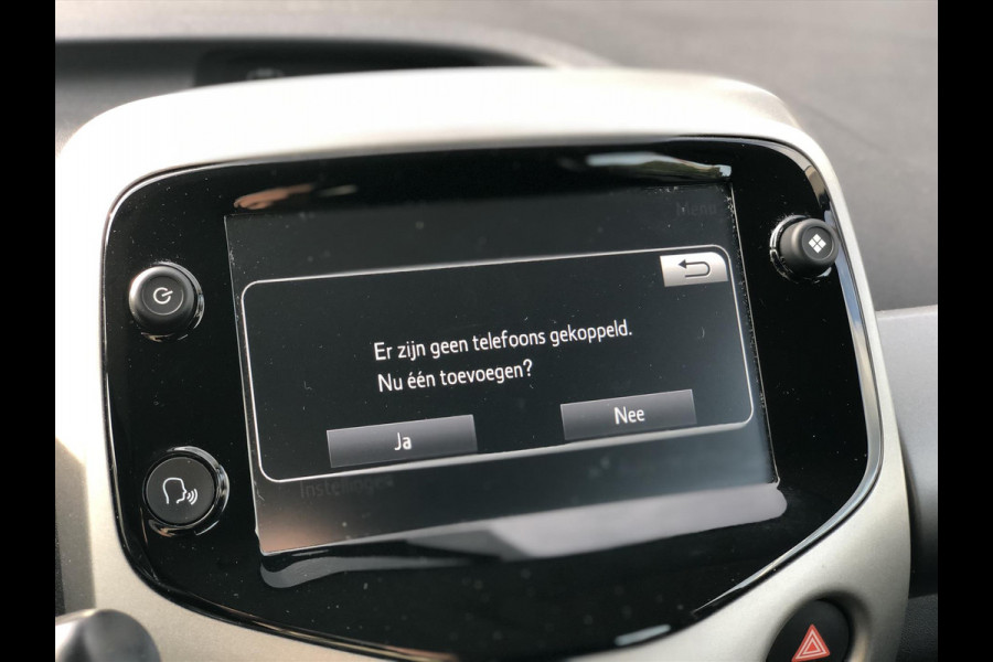 Toyota Aygo 1.0 VVT-i 72pk 5D X-Play | Eerste eigenaar, Apple CarPlay/Android Auto, Parkeercamera, In hoogte verstelbare stoel