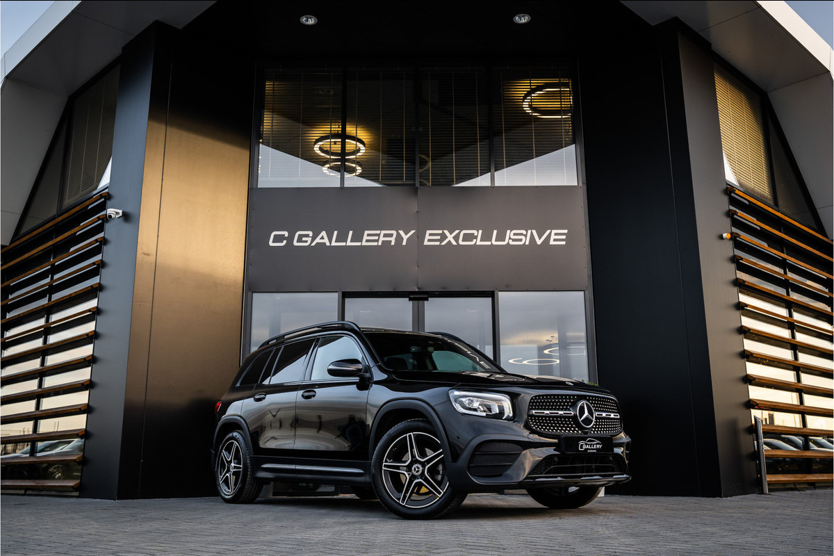 Mercedes-Benz Glb 200 4MATIC AMG - Panorama | Elek. trekhaak | Carbon | Sfeerverlichting