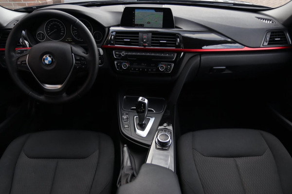 BMW 3 Serie Touring 318i Sportline / PANODAK / LED / PDC V+A / NAVI