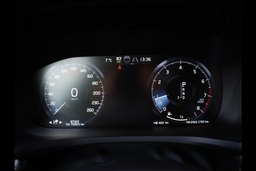 Volvo V60 2.0 T4 Inscription | Navigatie | Adaptive Cruise | Full Led