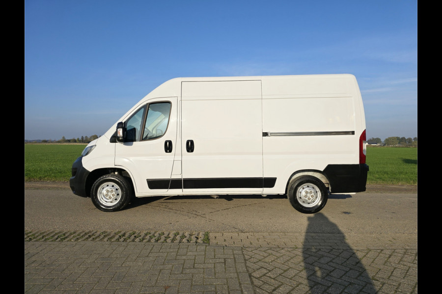 Peugeot Boxer 335 2.2 BlueHDi L2 H2 - Euro 6 - 140 Pk - ParkeerCamera - Airco - Cruise Control