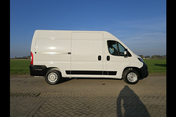 Peugeot Boxer 335 2.2 BlueHDi L2 H2 - Euro 6 - 140 Pk - ParkeerCamera - Airco - Cruise Control