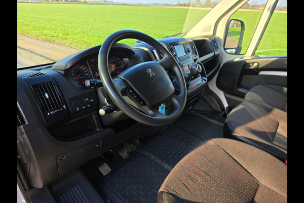 Peugeot Boxer 335 2.2 BlueHDi L2 H2 - Euro 6 - 140 Pk - ParkeerCamera - Airco - Cruise Control