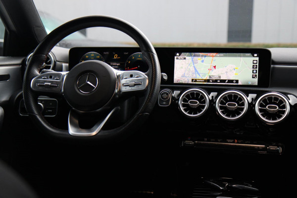 Mercedes-Benz A-Klasse 200 AMG/PANO/SFEERV/CARPLAY/VOLL