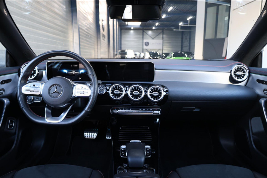 Mercedes-Benz CLA-Klasse 200 AMG MULTIBEAM/VIRTUAL/SFEER/PANO/ALCANTARA+S.VERWARMING+MEMORY/19" LMV/CAM/ACC/ECC/12 MDN GARANTIE!