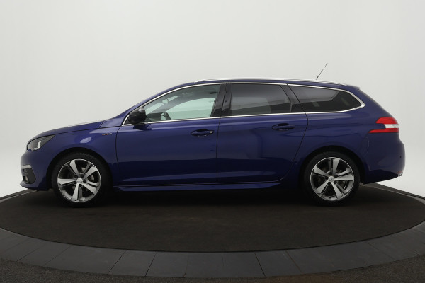 Peugeot 308 SW BWJ 2020 / 1.2 PT 131PK GT-line | / Pano Dak / Clima / Camera a. / Navi / Privacy glass / Carplay / PDC v+a / Leder/Stof /